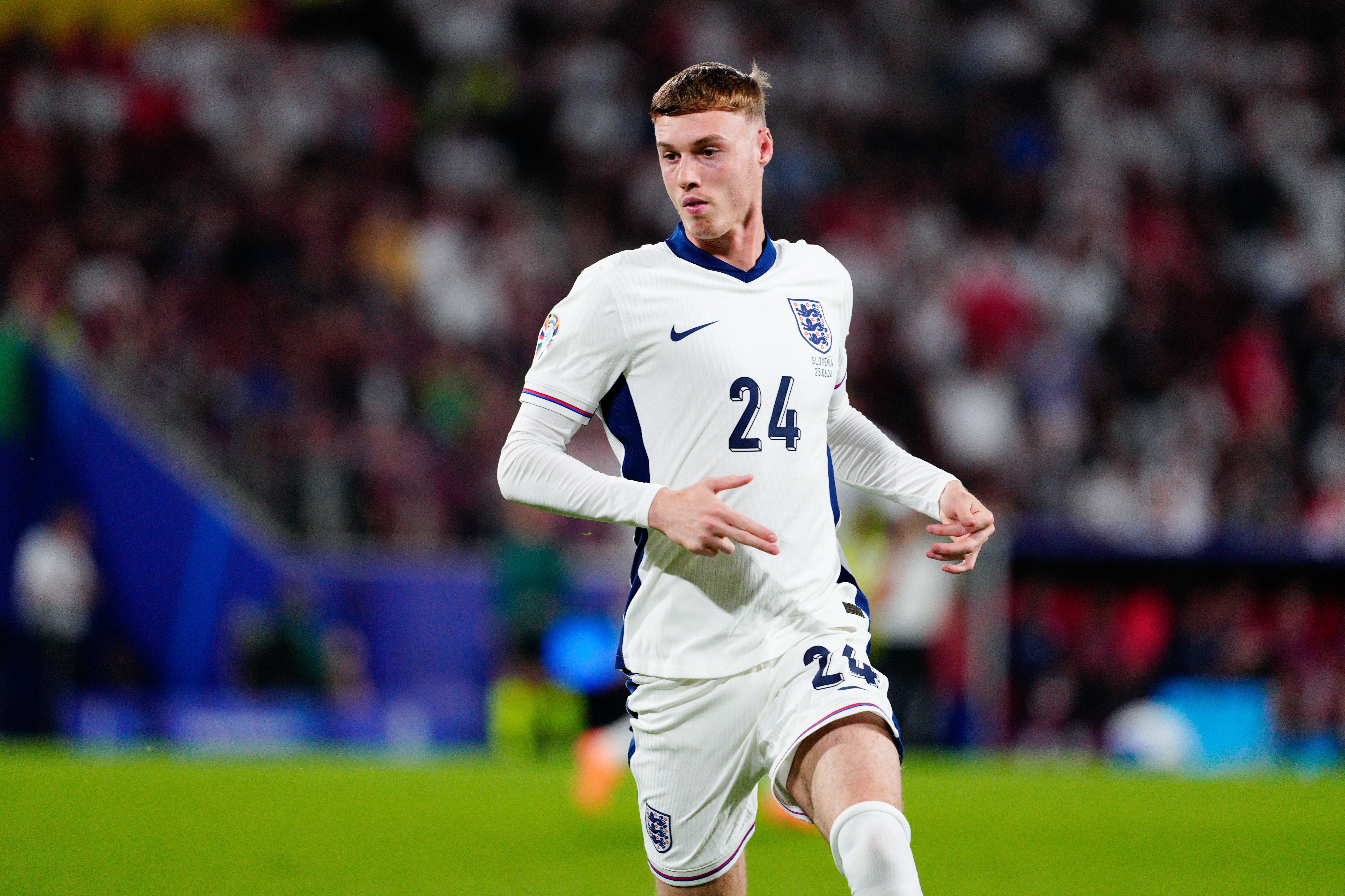 世界杯手机高清观看-电讯报英格兰球员评分：本·怀特、梅努、帕尔默、福登4分最低